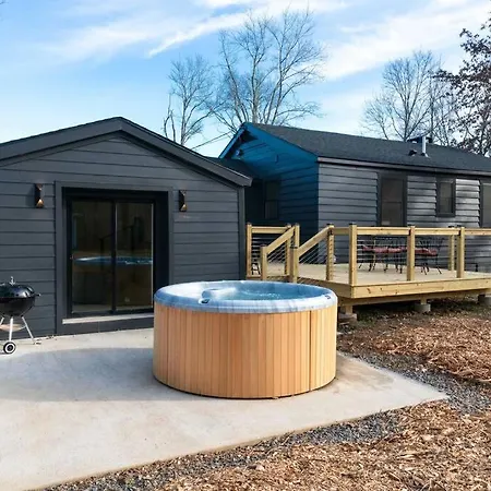 New Paltz Zen Wellness Cabin W/ Hot Tub Exterior photo