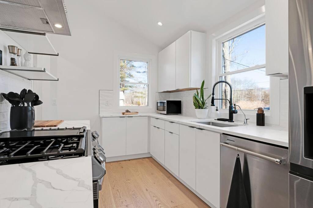 Zen Wellness W/ Hot Tub Holiday home *